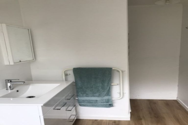 Photo of property in 4 Chancellor Way, Crofton Downs, Wellington, 6035