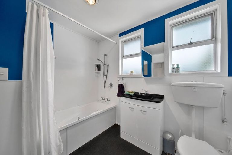 Photo of property in 44 Fantham Street, Hawera, 4610