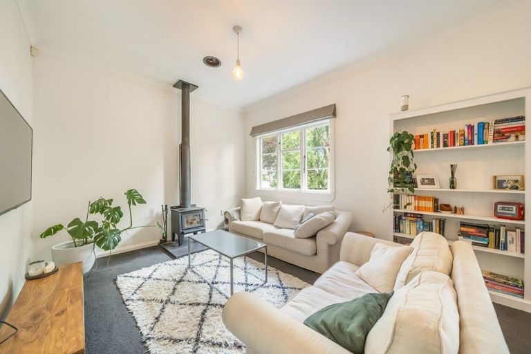 Photo of property in 1 Heath Grove, Waiwhetu, Lower Hutt, 5010