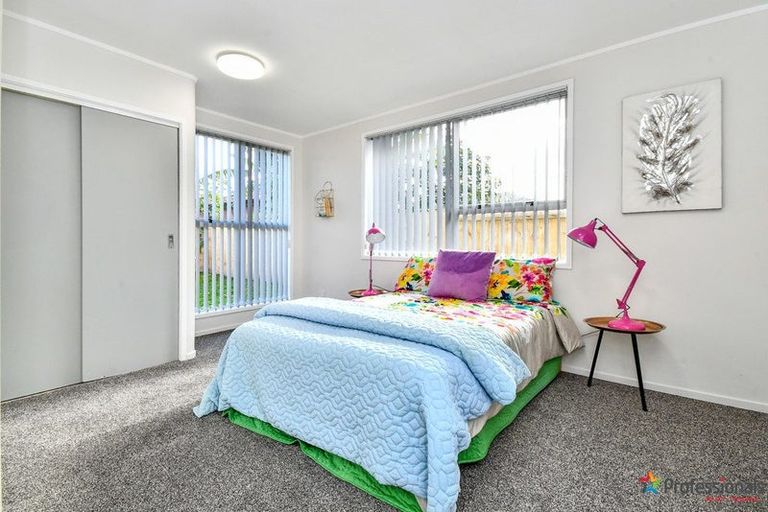 Photo of property in 1/7 Mon Desir Place, Manurewa, Auckland, 2102