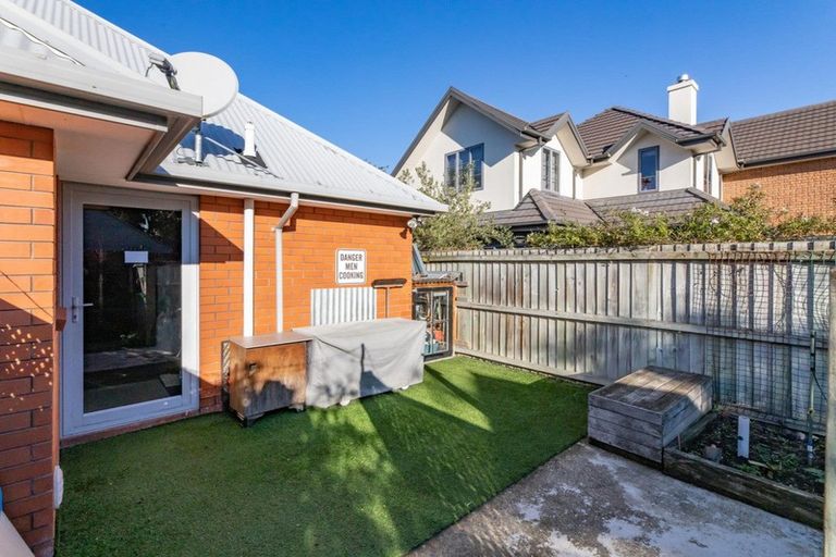 Photo of property in 104 Hamilton Avenue, Ilam, Christchurch, 8041