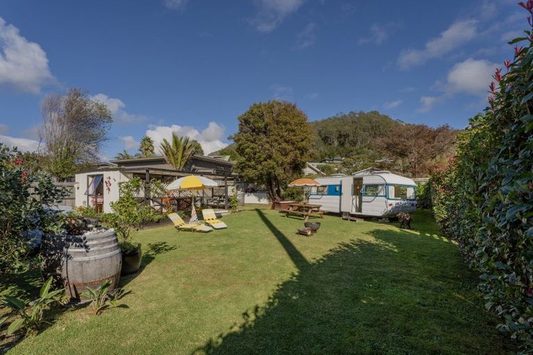 Photo of property in 56 Hahei Beach Road, Hahei, Whitianga, 3591