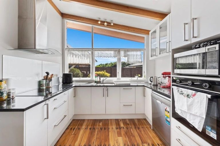 Photo of property in 1 Sexton Place, Manurewa East, Auckland, 2102