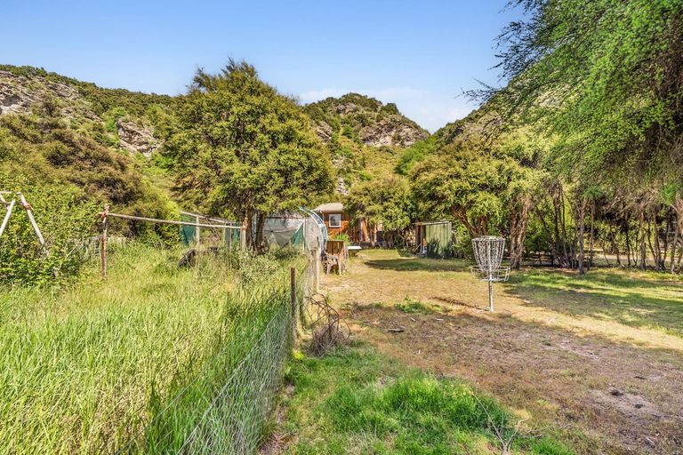 Photo of property in Manuka Grove, 13 Ewing Place, Albert Town, Wanaka, 9305