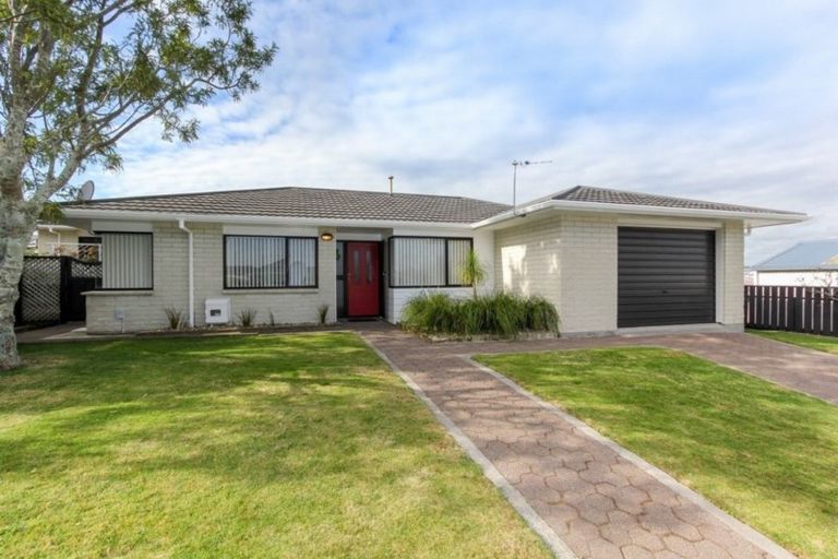 Photo of property in 4 Sandel Rise, Merrilands, New Plymouth, 4312
