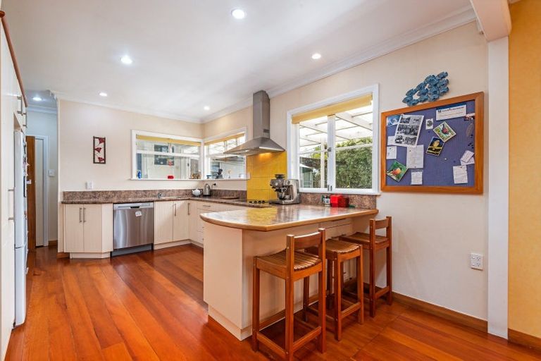 Photo of property in 41 Saint Albans Avenue, Hokowhitu, Palmerston North, 4410