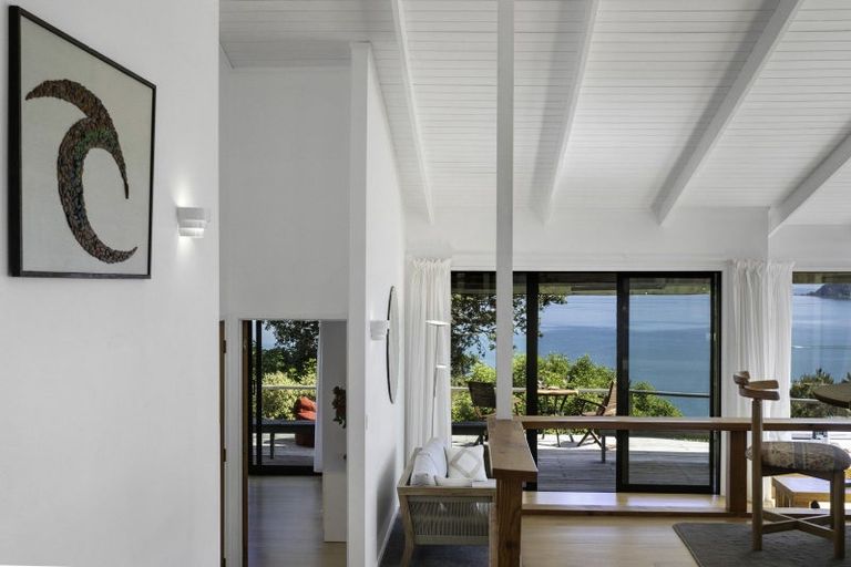 Photo of property in 200 Te Wahapu Road, Russell, 0272