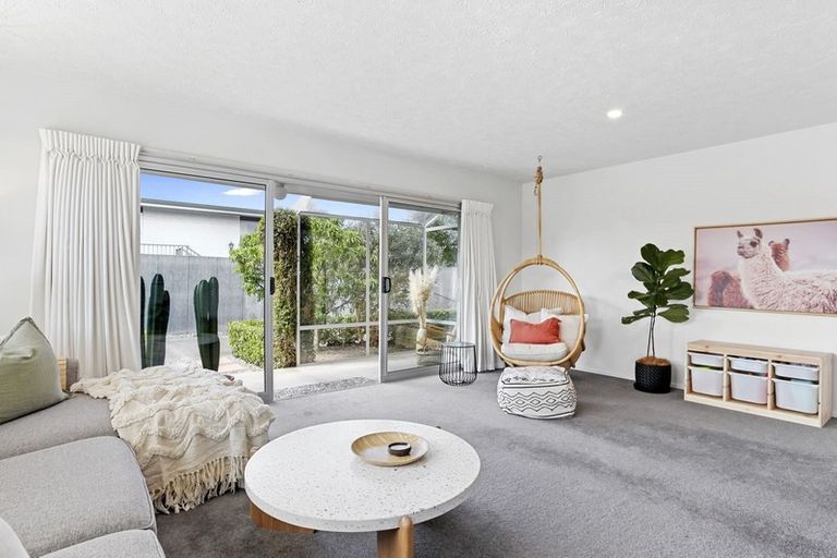 Photo of property in 1/16 Oakfield Street, Burnside, Christchurch, 8053