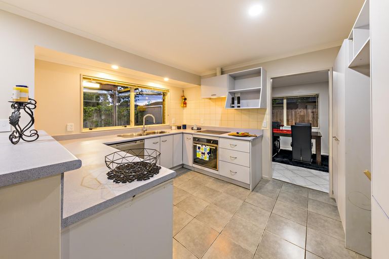 Photo of property in 31 Muirfield Street, Wattle Downs, Auckland, 2103