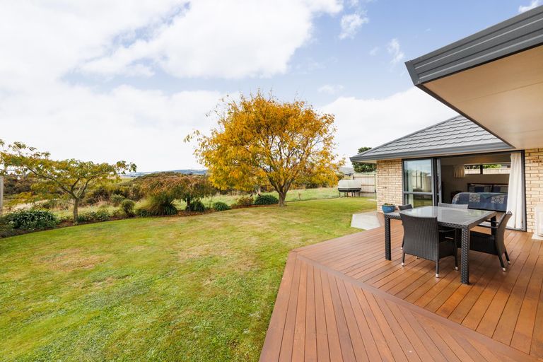 Photo of property in 147 Pacific Drive, Fitzherbert, Palmerston North, 4410