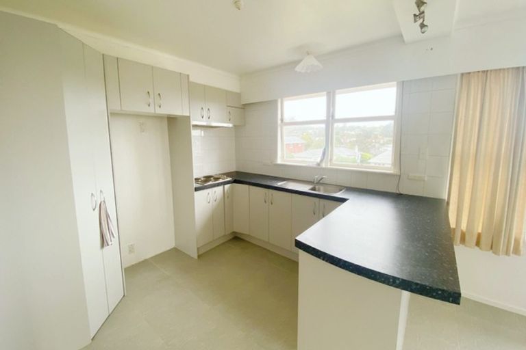 Photo of property in 14 Meadowvale Avenue, Forrest Hill, Auckland, 0620