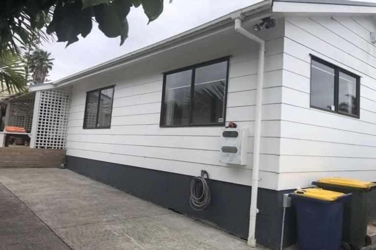 Photo of property in 1/3 Rewa Street, New Lynn, Auckland, 0600