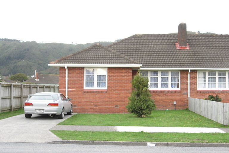 Photo of property in 44 Hewer Crescent, Naenae, Lower Hutt, 5011