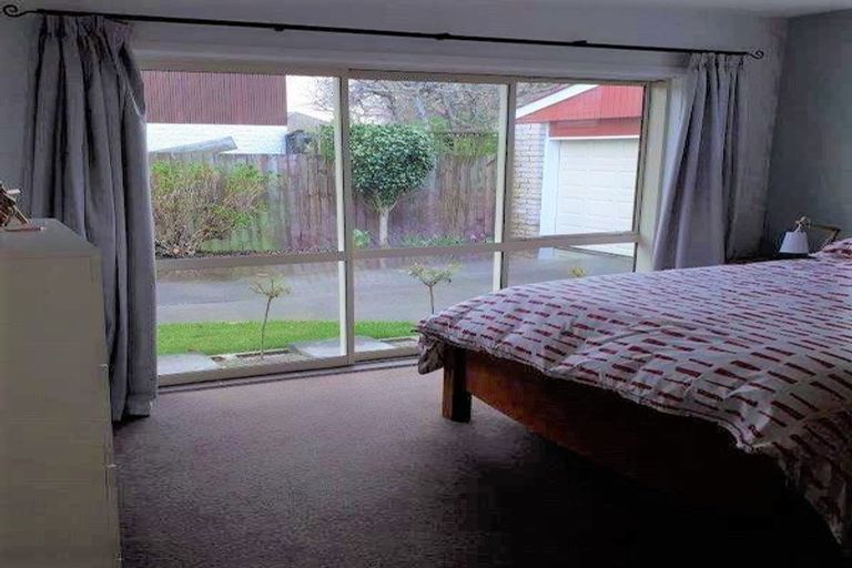 Photo of property in 10 Radbrook Street, Avonhead, Christchurch, 8042