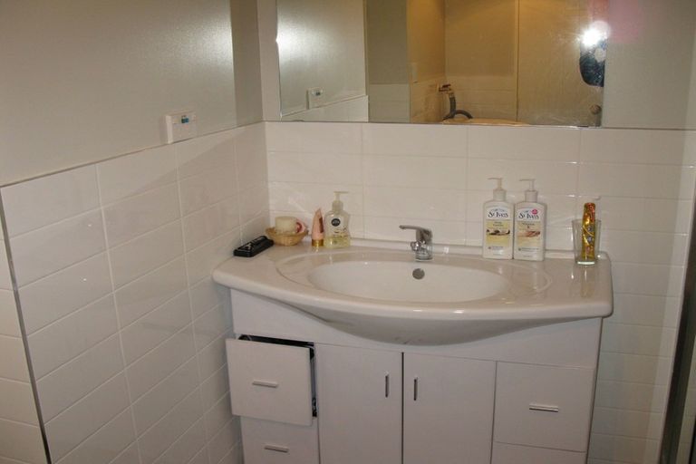 Photo of property in 31 Haseler Crescent, Howick, Auckland, 2014