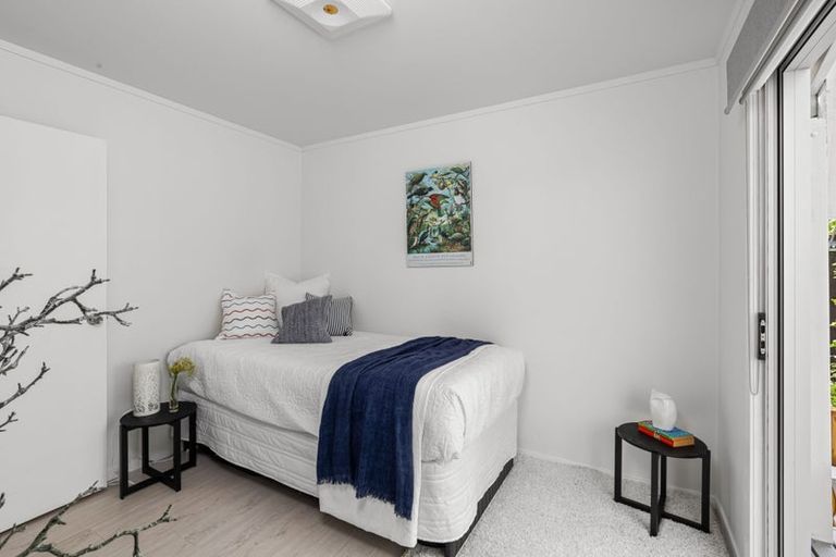 Photo of property in 2/30a Glenvar Road, Torbay, Auckland, 0630