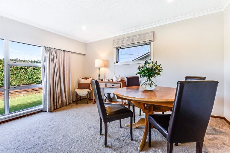 Photo of property in 39 Braid Road, St Andrews, Hamilton, 3200