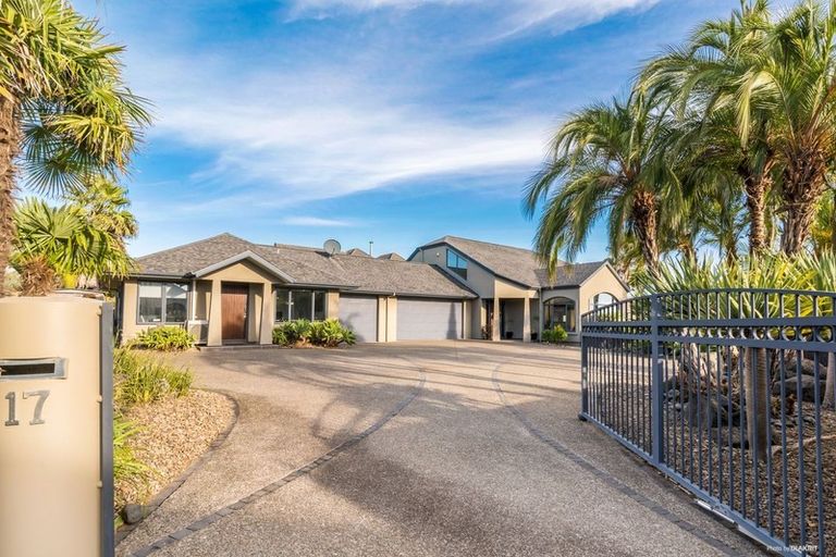 Photo of property in 17 Manor Park, Sunnyhills, Auckland, 2010