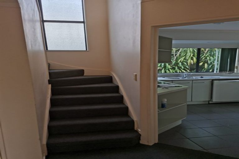 Photo of property in 95 Seaview Road, Glenfield, Auckland, 0629