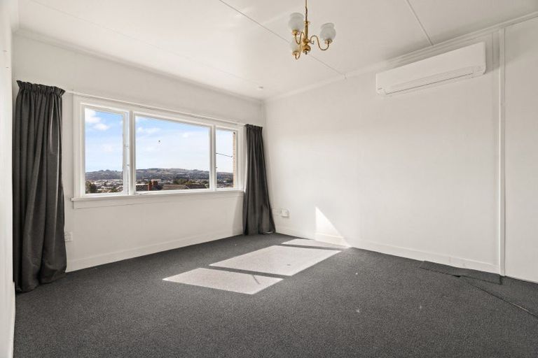 Photo of property in 35 Easther Crescent, Kew, Dunedin, 9012