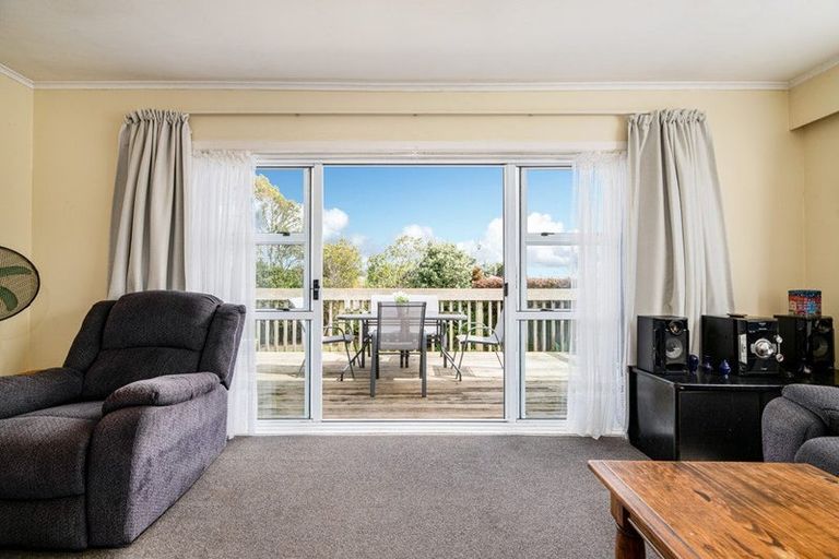 Photo of property in 9 Boler Place, New Lynn, Auckland, 0600
