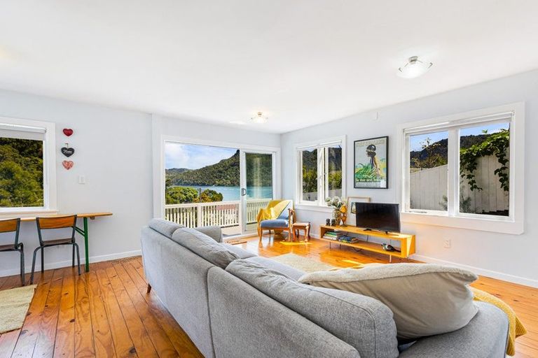 Photo of property in 18 Foster Avenue, Huia, Auckland, 0604