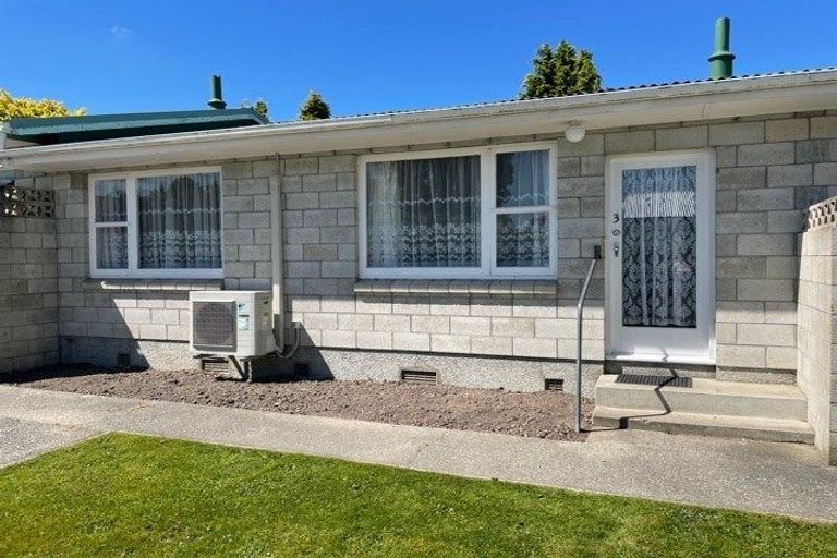 Photo of property in 1-6/74 Hokonui Drive, Gore, 9710