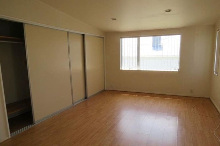 Photo of property in 11 Belt Road, Moturoa, New Plymouth, 4310