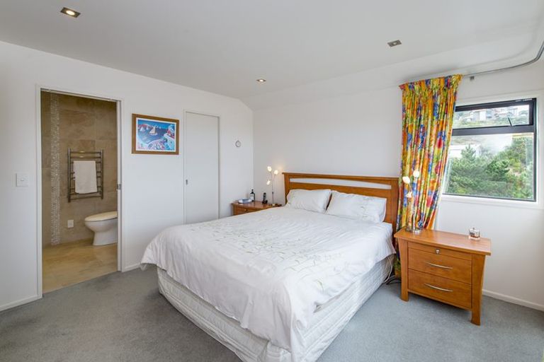 Photo of property in 7 Bay Lair Grove, Island Bay, Wellington, 6023