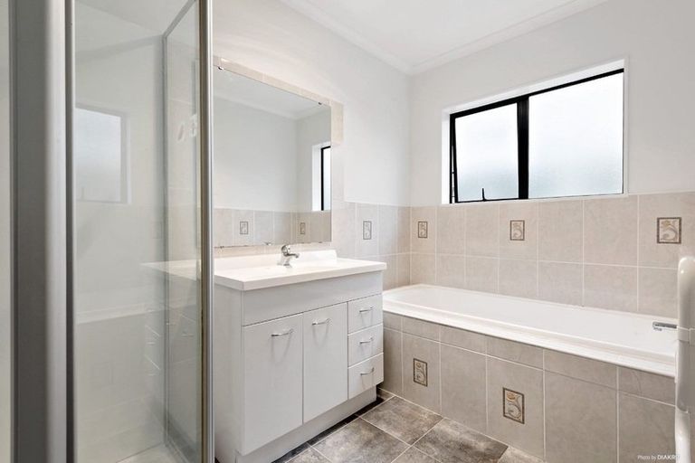 Photo of property in 22 Keri Vista Rise, Papakura, 2110