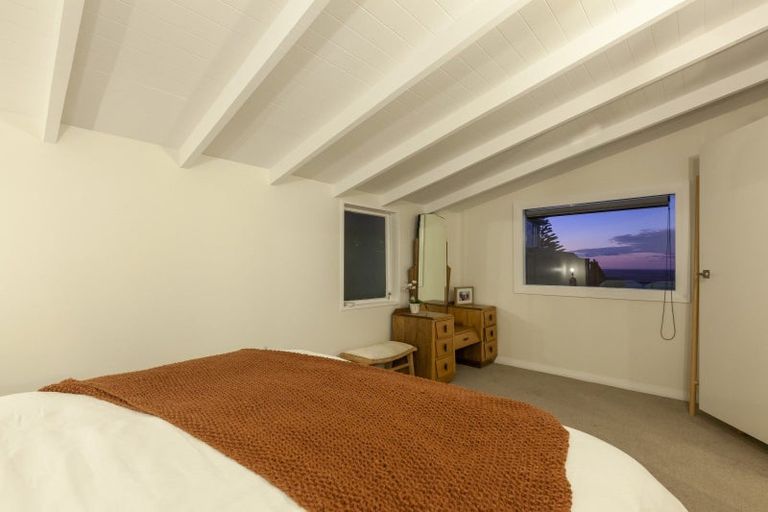 Photo of property in 39 Aperahama Street, Paekakariki, 5034