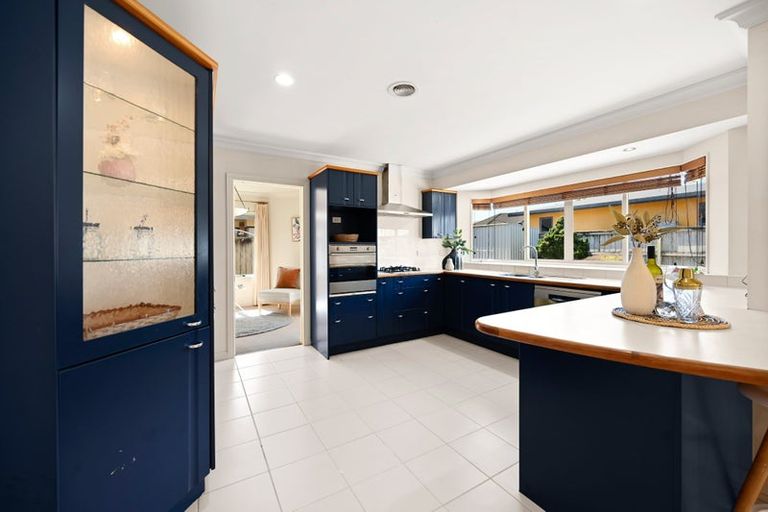 Photo of property in 2 Roderick Place, Rototuna, Hamilton, 3210