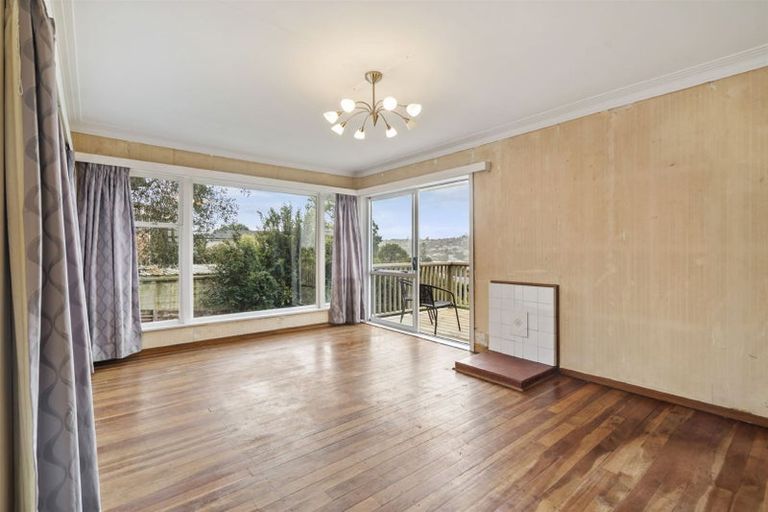 Photo of property in 135 Forrest Hill Road, Forrest Hill, Auckland, 0620