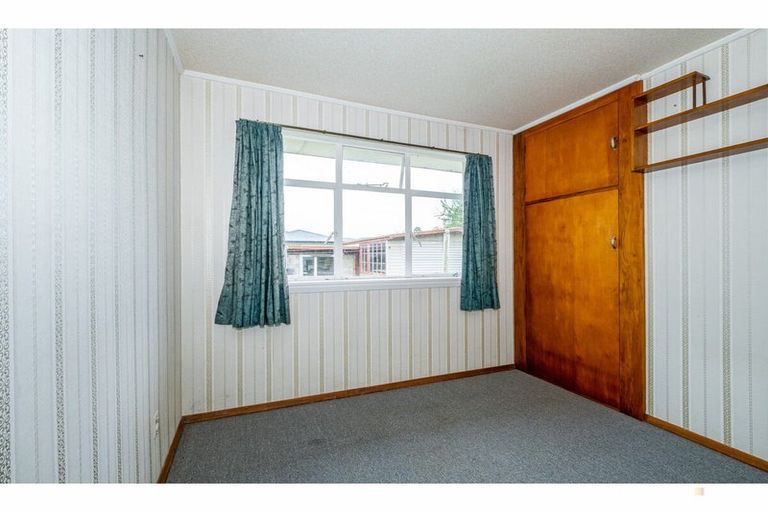 Photo of property in 1 Regent Street, Waimate, 7924