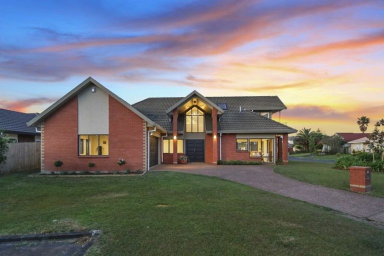 Photo of property in 1 Fencotie Place, Northpark, Auckland, 2013