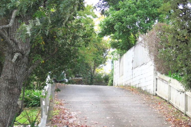 Photo of property in 32 Dellwood Avenue, Henderson, Auckland, 0612