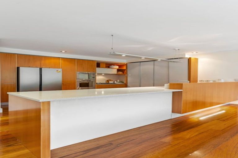 Photo of property in 5/258 Hurstmere Road, Takapuna, Auckland, 0622