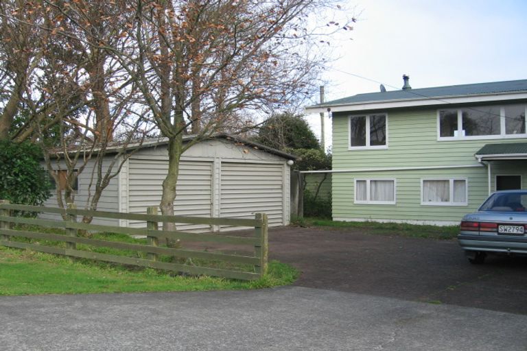 Photo of property in 4 Waicola Drive, Fitzherbert, Palmerston North, 4471