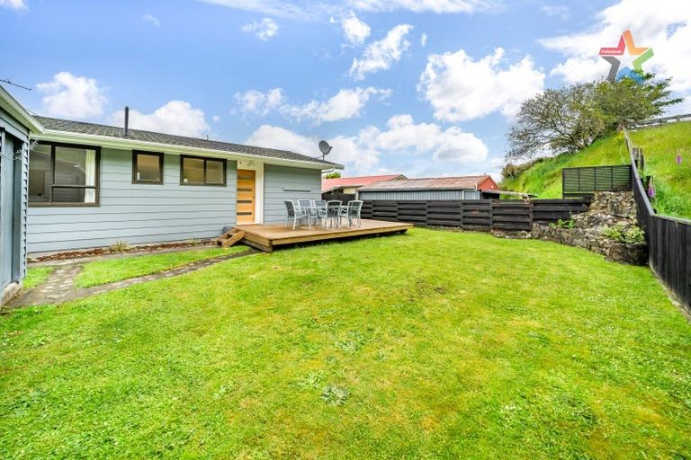 Photo of property in 43b Hartford Crescent, Totara Park, Upper Hutt, 5018
