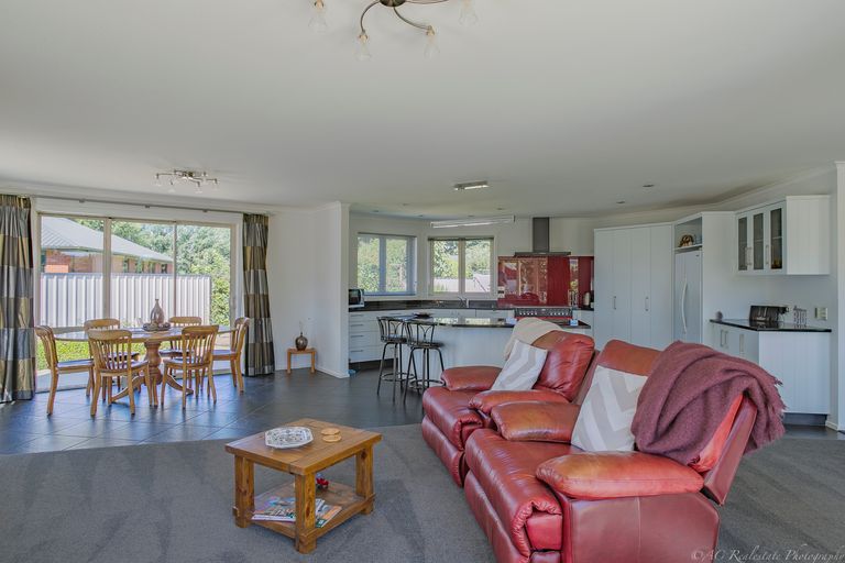 Photo of property in 49 Tancred Street, Geraldine, 7930