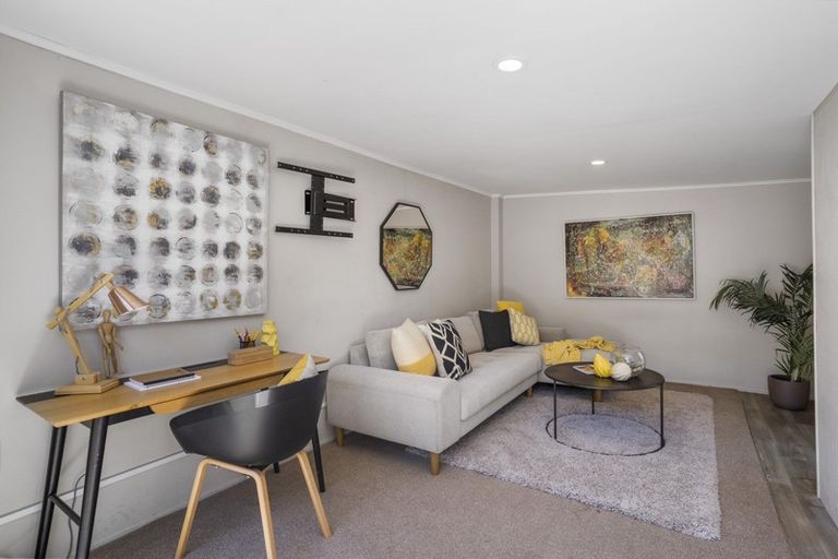 Photo of property in 16a Huapai Street, Onehunga, Auckland, 1061