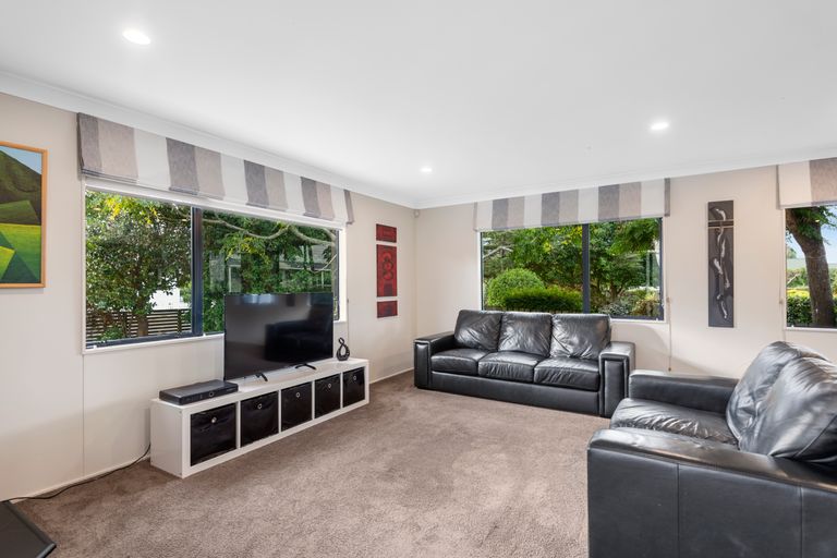 Photo of property in 10 Waimanu Place, Point Wells, Warkworth, 0986