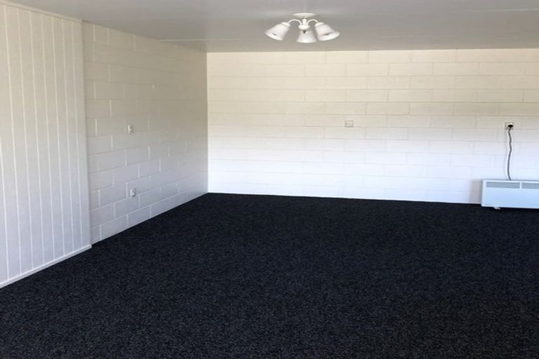 Photo of property in 12 Mountain Road, Morningside, Whangarei, 0110