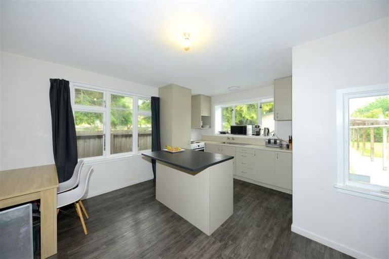 Photo of property in 34 Curletts Road, Sockburn, Christchurch, 8042