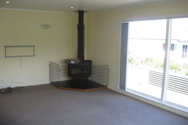 Photo of property in 18 Holly Grove, Maungaraki, Lower Hutt, 5010