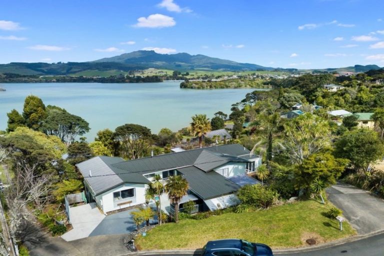 Photo of property in 27 Point Street, Raglan, 3225