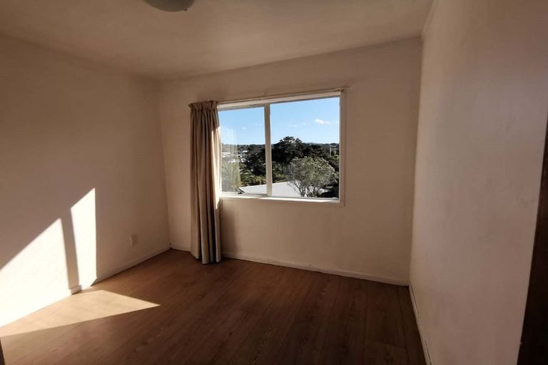 Photo of property in 1/95c Captain Scott Road, Glen Eden, Auckland, 0602