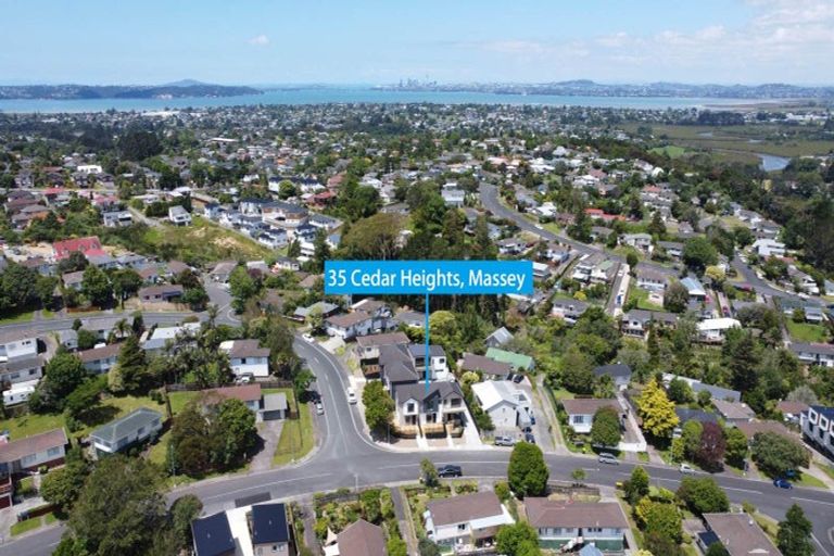 Photo of property in 35a Cedar Heights Avenue, Massey, Auckland, 0614