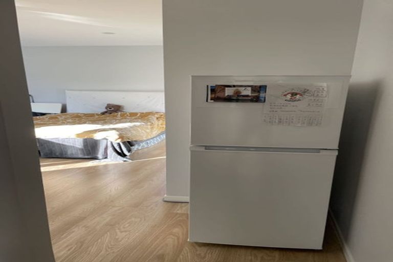 Photo of property in 18a Hazel Glen, Bayview, Auckland, 0629