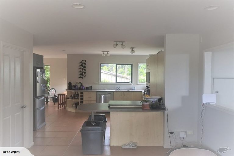 Photo of property in 31 Lorikeet Place, Unsworth Heights, Auckland, 0632